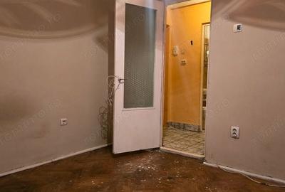 Garsonieră decomandată în Dacia - 1