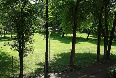 Apartament cu 3 camere semidecomandat în Constructorilor - 5