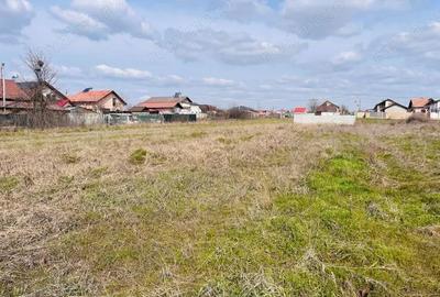 Teren de 815 mp, în Malu Mare