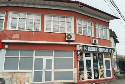 Spațiu comercial, de 25 mp, în Central - 8