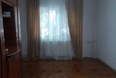 Garsonieră semidecomandată în Broșteni - 1