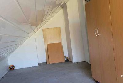 Apartament cu 3 camere decomandat în Arcu - 14