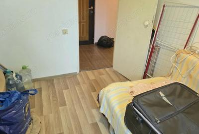 Apartament cu 3 camere semidecomandat în Micro 15 - 2