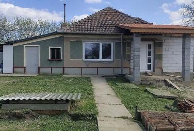 Casă cu Teren 3000 Mp în Crestur - 1