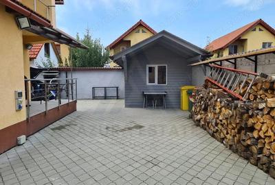 Casă cu 4 camere cu Canalizare în Central - 3