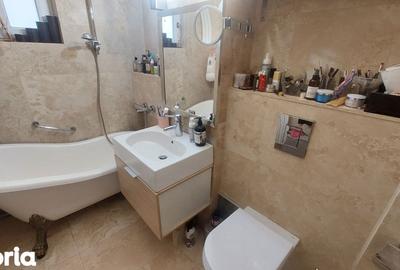Apartament cu 3 camere decomandat, mobilat în Rovine - 9