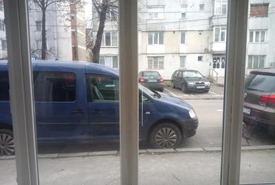 Ofer spre inchiriere 2 spa?ii comerciale - 1