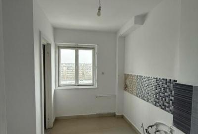 Apartament cu 3 camere semidecomandat în Central - 5