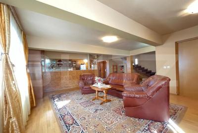 Casă cu 7 camere cu Teren 250 Mp în Central - 8