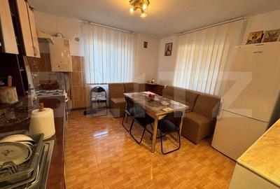 Casă cu 4 camere cu Teren 700 Mp în Central