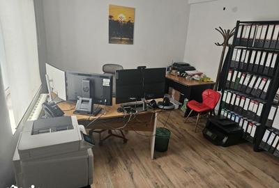 Spațiu comercial, de 69 mp, în Central - 4