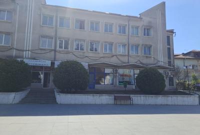 Spațiu comercial, de 320 mp, în Central - 3