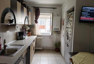 Apartament 4 camere,zona Miorita - 2