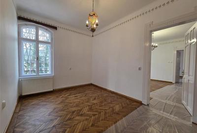 Apartament cu 4 camere decomandat în Centrul Istoric - 26