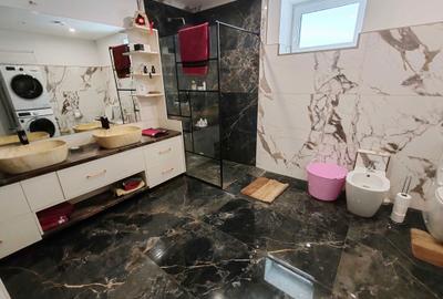 Casă cu 4 camere în 700 - 2