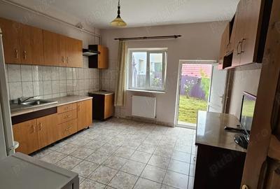 Casa spa?ioasa cu 4 camere, situata in zona centrala Pitesti, la 1 minut de Padurea Trivale - 5