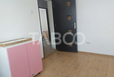 Apartament 3 camere renovat total 38 mp etaj 3 Stejarului Cisnadie - 7