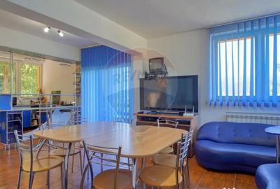 Casă cu 7 camere cu Teren 725 Mp în Drumul Carului - 1