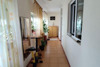 Casă cu 3 camere în Bălcești - 2