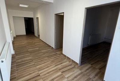 Casă cu 4 camere cu Teren 171 Mp în Central - 4