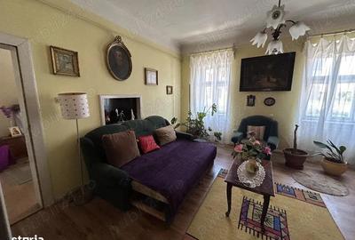 Vand apart.4 cam.la casa,cu 2 fam.in curte, st.140 mp.,pe str.Cuza Voda,100 ml. de faleza Muresului - 1