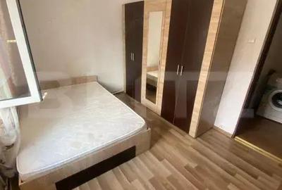 Apartament de vanzare, cu 2 camere, 50 mp, zona Decebal - 7