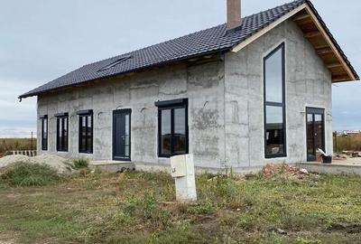 Casă cu 4 camere în Săcălaz - 1