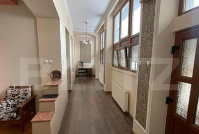 Casa in curte comuna, 6 camere, 180mp, - 1