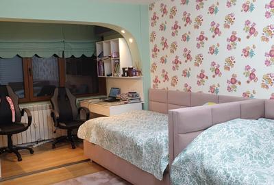 Apartament cu 4 camere decomandat în Drumul Taberei - 2