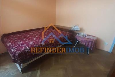 Apartament cu 3 camere semidecomandat în Central - 3