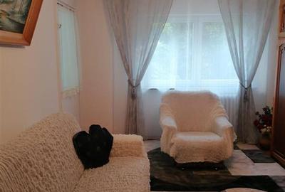 Apartament cu 2 camere decomandat în Nicolina