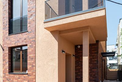 Casă individuală cu 6 camere cu Teren 200 Mp în Dorobanți - 1