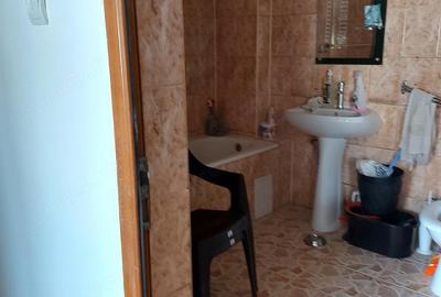 Casă cu 3 camere cu Teren 275 Mp în Central