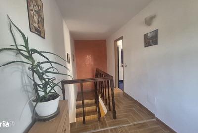 Casă cu 4 camere în Piatra - 1
