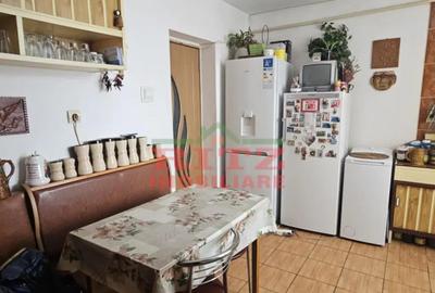 Apartament cu 3 camere decomandat în Central - 1