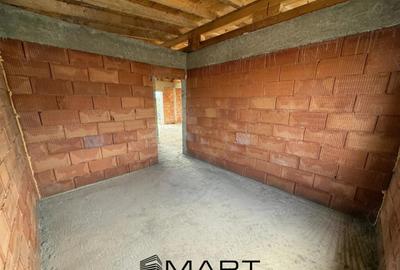 Casă cu 4 camere cu Canalizare în Sânpetru