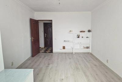 Apartament cu 3 camere decomandat în Central - 1