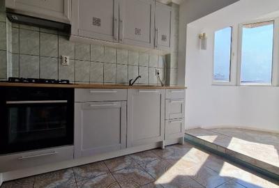 Apartament cu 3 camere decomandat în Călărași - 6