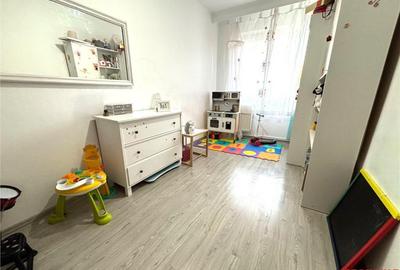 Zona Miron Costin - apartament 3 camere - etajul 2 - 1