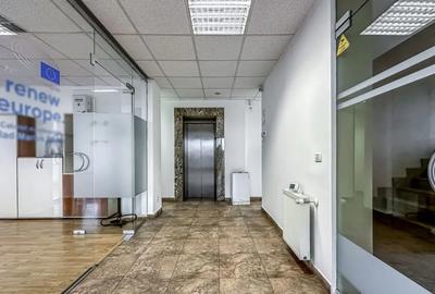 Spațiu comercial, de 120 mp, în Central - 13