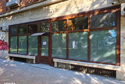 Spațiu comercial, de 76 mp, în Central - 4