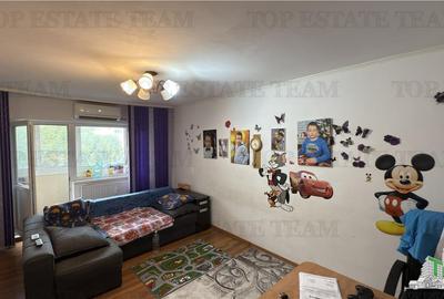 Apartament 3 camere 2 bai bloc 1984 zona metrou 1 Decembrie 1918