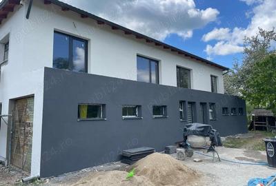 Casă cu Garaj în Dăbâca - 2