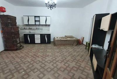 Casă cu 4 camere în Exterior Vest - 2