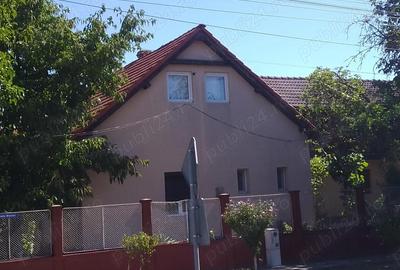 Casă cu 6 camere cu Teren 500 Mp în Moșnița Veche - 2