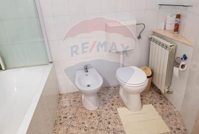 Apartament cu 3 camere de vanzare pe Str.Tribunei - 18