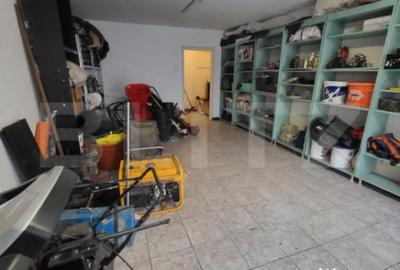 Spațiu comercial, de 27 mp, în Central - 1