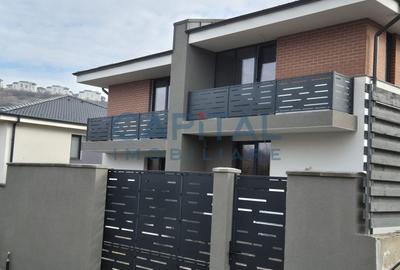 Case cuplate, panouri fotovoltaice, central Dezmir - 2