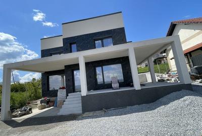 Casă cu 4 camere cu Teren 1000 Mp în Vulcan - 2