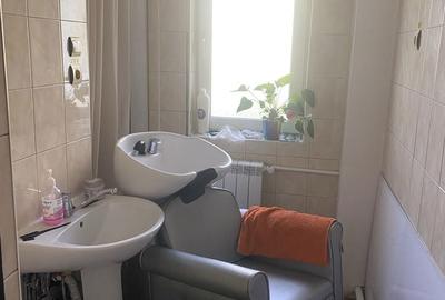 Spațiu comercial, de 70 mp, în Central - 4